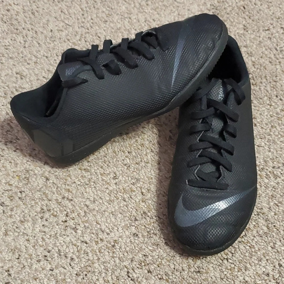 Nike Kids Mercurial VaporX 12 Soccer Sneakers 2.5 Youth - Picture 2 of 9